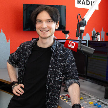 BB RADIO-Moderator Cosmo Hähnelt im Finale des Deutschen Radiopreises 2026