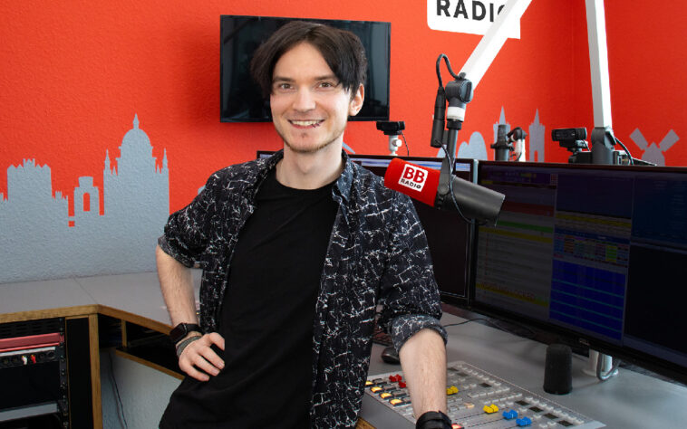 BB RADIO-Moderator Cosmo Hähnelt im Finale des Deutschen Radiopreises 2026